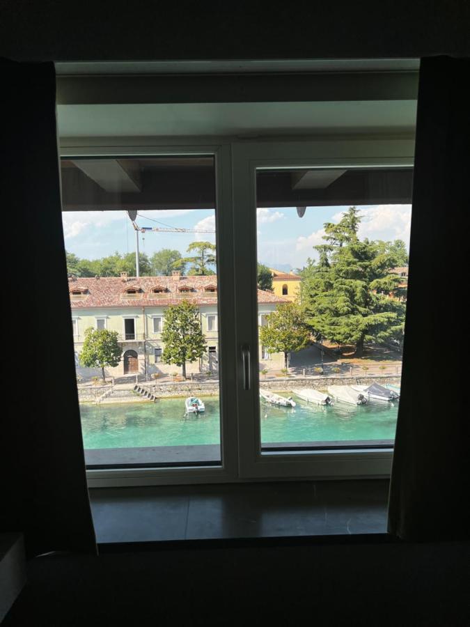 C House Rooms Lake Peschiera del Garda Exterior photo